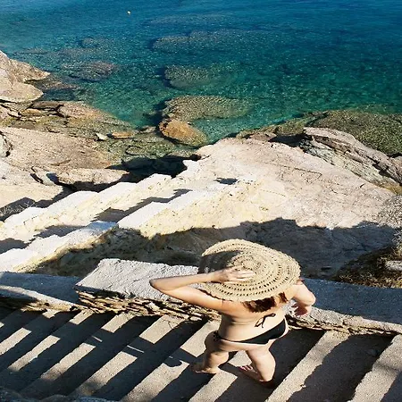 Athina